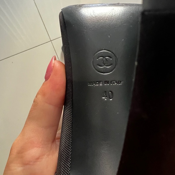 Beautiful Chanel Bow Shoes - Picture 3 of 10